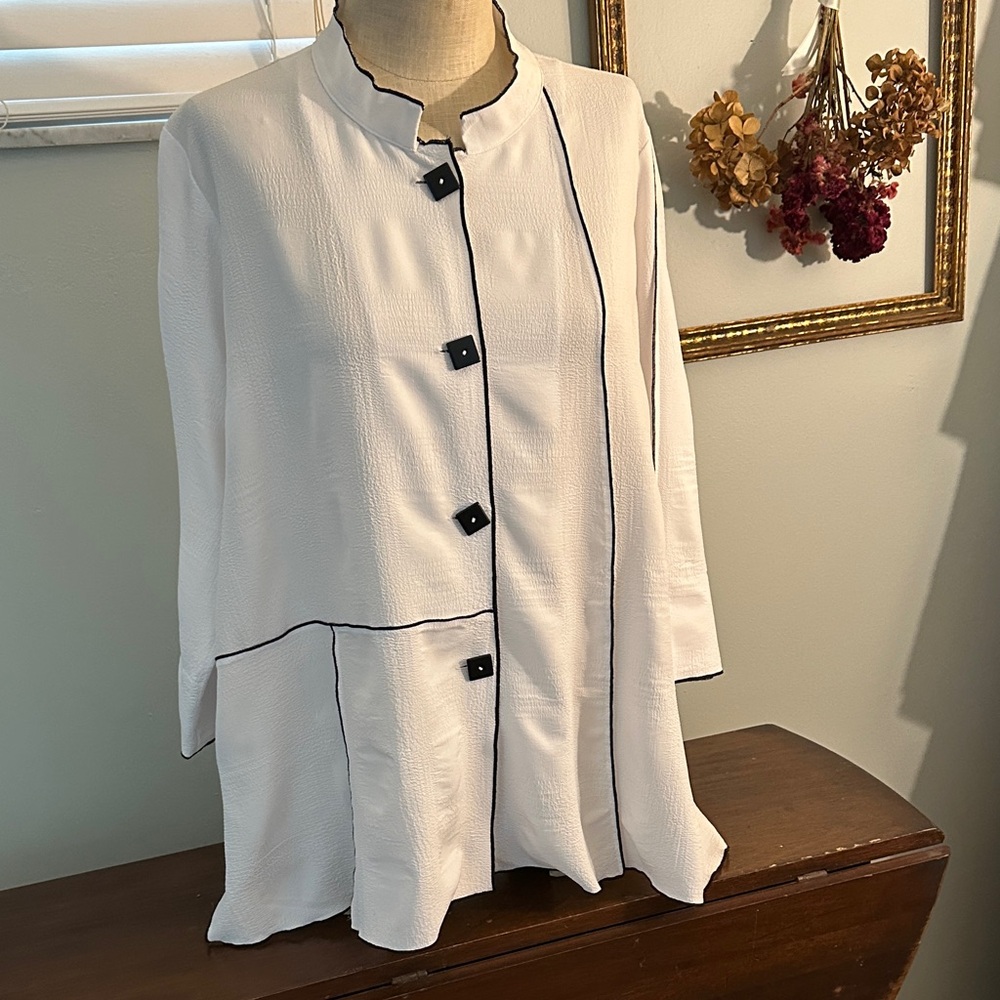 Ali Miles White Top with Black Accents